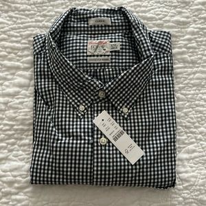 J Crew Men’s Classic Button Down. Dark blue and White checkered
